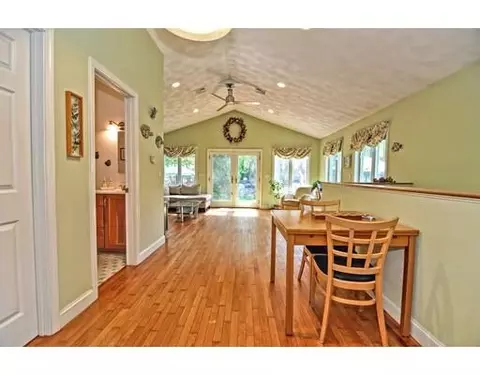 48 Arcadia Ave, Reading, MA 01867 photo 10