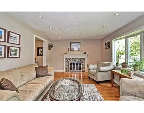 48 Arcadia Ave, Reading, MA 01867 photo 2