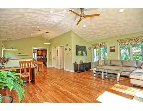 48 Arcadia Ave, Reading, MA 01867 photo 12