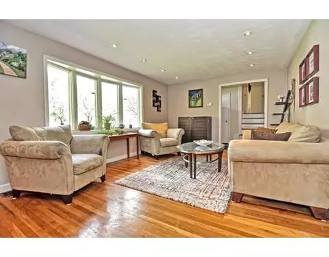 48 Arcadia Ave, Reading, MA 01867 photo 3