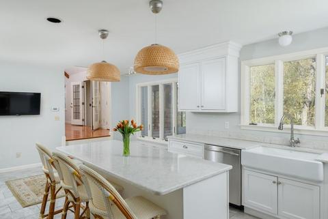 3 Cypress Cir, Hingham, MA 02043 photo 5