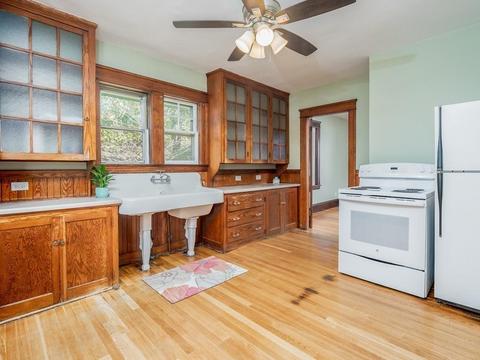 47 Bauer St, Worcester, MA 01603 photo 9