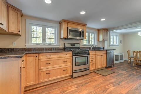 4 Eden Ln, Gloucester, MA 01930 photo 2