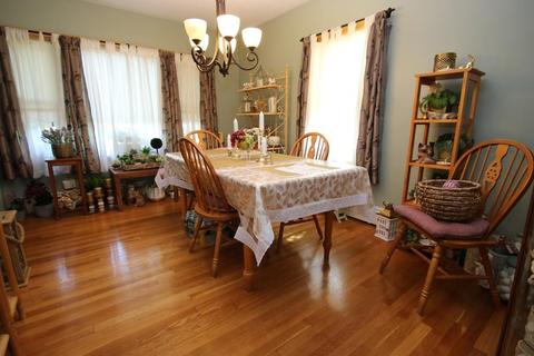 25 Eustis St, Saugus, MA 01906 photo 9