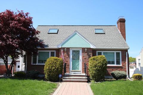 25 Eustis St, Saugus, MA 01906 photo 2