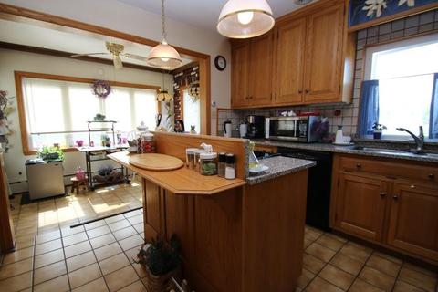 25 Eustis St, Saugus, MA 01906 photo 6