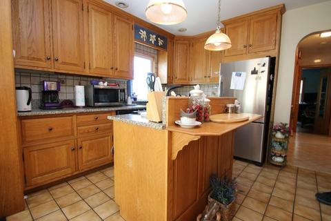 25 Eustis St, Saugus, MA 01906 photo 5