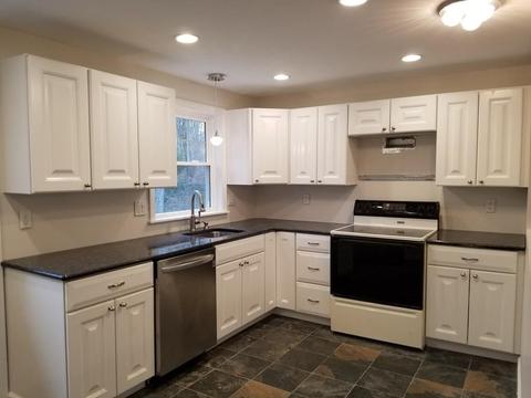 5 Stanley St, Easthampton, MA 01027 photo 2