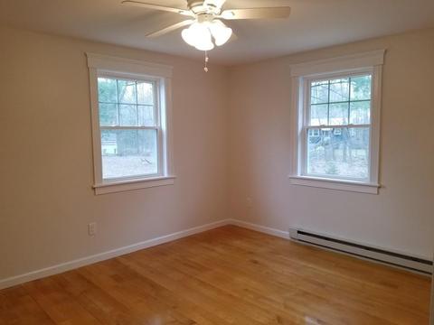 5 Stanley St, Easthampton, MA 01027 photo 5