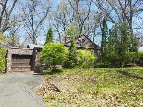 16 Carnavon Cir, Springfield, MA 01109 photo 1
