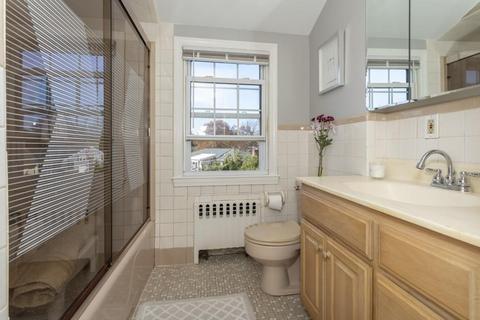 20 Melbourne Ave, Reading, MA 01867 photo 16