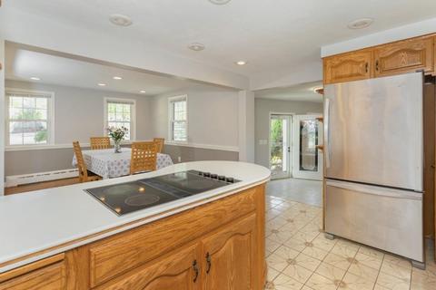 20 Melbourne Ave, Reading, MA 01867 photo 8