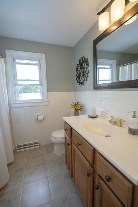 14 Rachael St, Springfield, MA 01129 photo 10