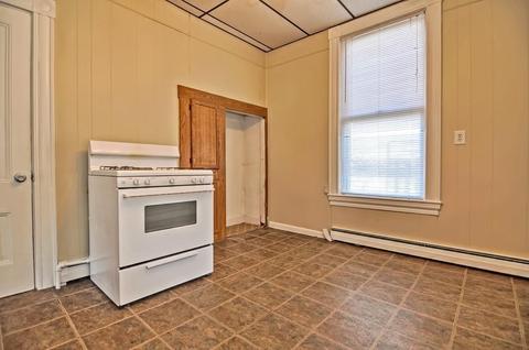 87 School St, Fall River, MA 02720 photo 5