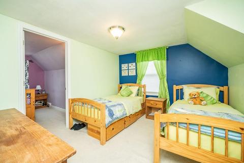 19 Lucerne Rd, Springfield, MA 01119 photo 17