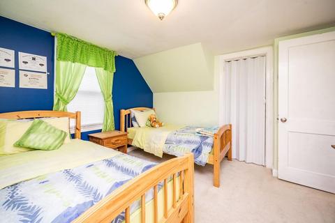 19 Lucerne Rd, Springfield, MA 01119 photo 16
