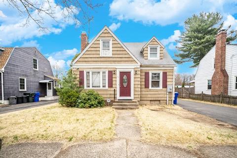 19 Lucerne Rd, Springfield, MA 01119 photo 1
