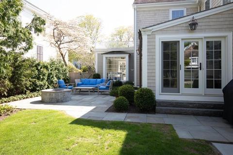 37 Lincoln St, Hingham, MA 02043 photo 5
