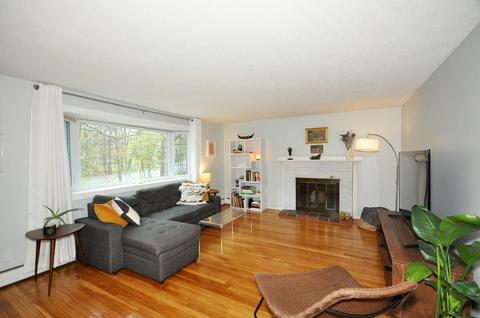 135 School St, Acton, MA 01720 photo 2