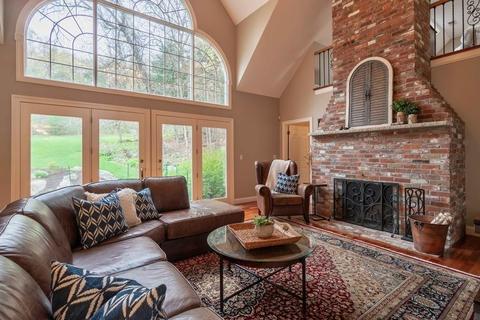 143 Pine St, Dover, MA 02030 photo 2