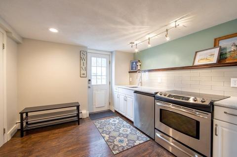 14 B St, Reading, MA 01867 photo 4