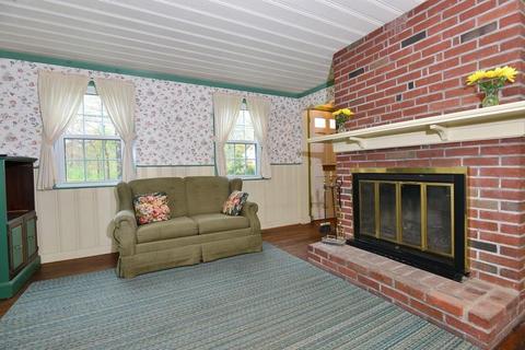 374 Stone St, Walpole, MA 02081 photo 5