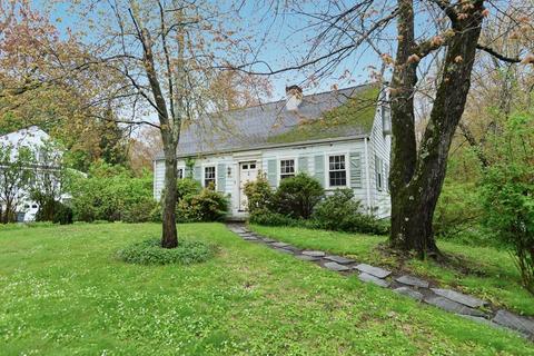 374 Stone St, Walpole, MA 02081 photo 1