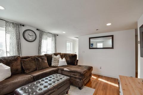 114 High St, Upton, MA 01568 photo 9