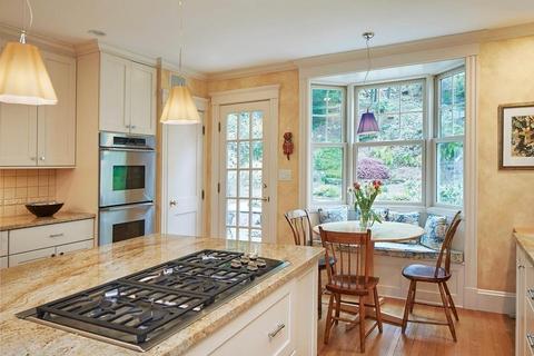 264 Mason Ter, Brookline, MA 02446 photo 6