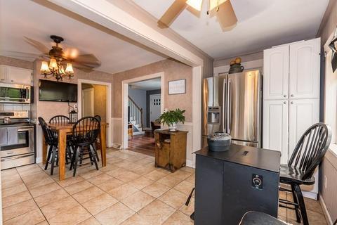 26 Hillside Ave, Webster, MA 01570 photo 2