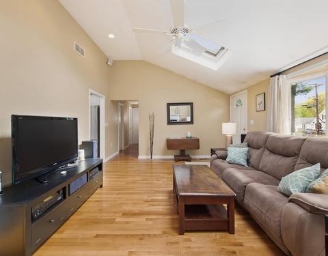 125 Willow St, Acton, MA 01720 photo 4