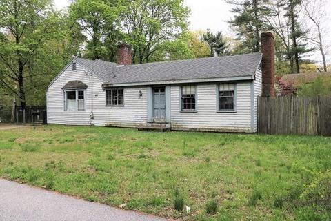 126 Cushing St, Hingham, MA 02043 photo 1