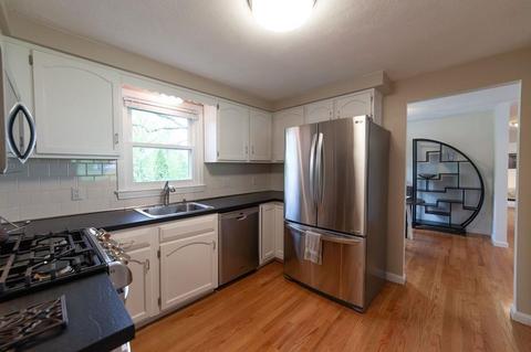 5 Champlain Dr, Hudson, MA 01749 photo 9