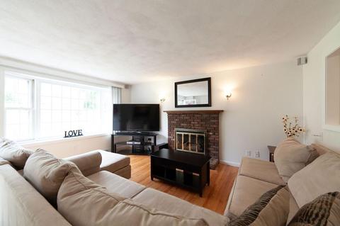 5 Champlain Dr, Hudson, MA 01749 photo 7