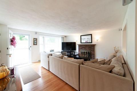 5 Champlain Dr, Hudson, MA 01749 photo 5