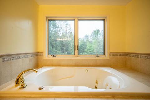 34 Carillon Cir, Easthampton, MA 01027 photo 12