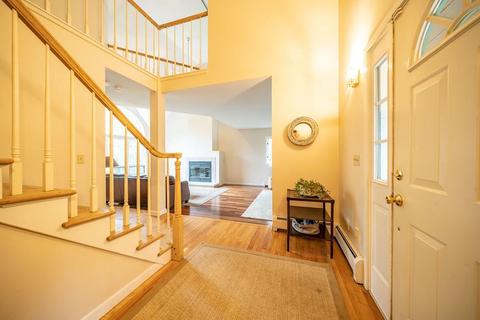 34 Carillon Cir, Easthampton, MA 01027 photo 2