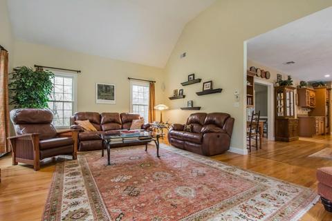 166 South St, Upton, MA 01568 photo 9