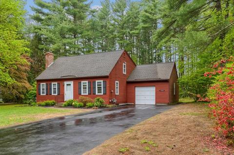27 Walnut St, Townsend, MA 01469 photo 2