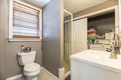 92 Epping St, Lowell, MA 01852 photo 12