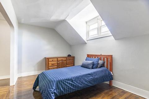 92 Epping St, Lowell, MA 01852 photo 9