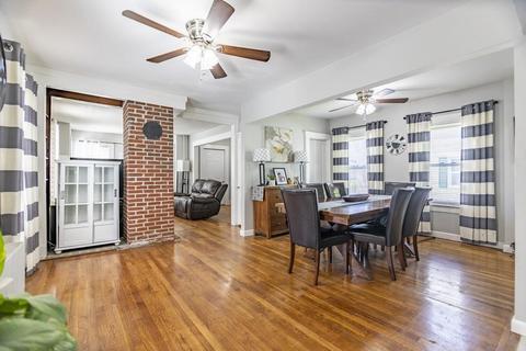 92 Epping St, Lowell, MA 01852 photo 4