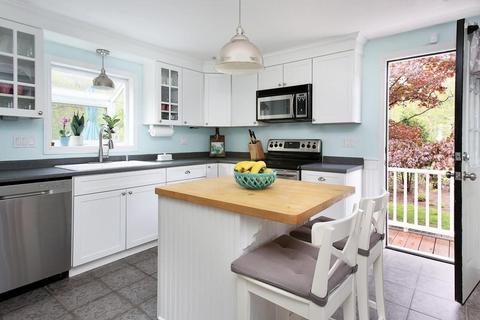 6 Brook Ln, Walpole, MA 02032 photo 4