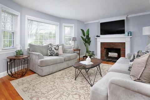 6 Brook Ln, Walpole, MA 02032 photo 1