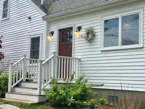574 Hale St, Beverly, MA 01915 photo 2