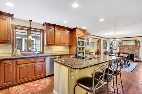 12 Townside Ln, Walpole, MA 02081 photo 6