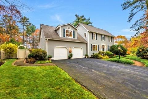 12 Townside Ln, Walpole, MA 02081 photo 2