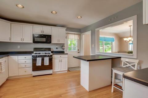 515 Great Plain Ave, Needham, MA 02492 photo 3