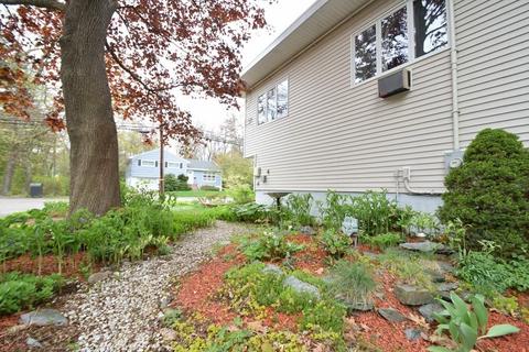 129 Linden St, Needham, MA 02492 photo 3