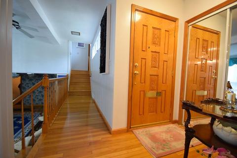 129 Linden St, Needham, MA 02492 photo 9